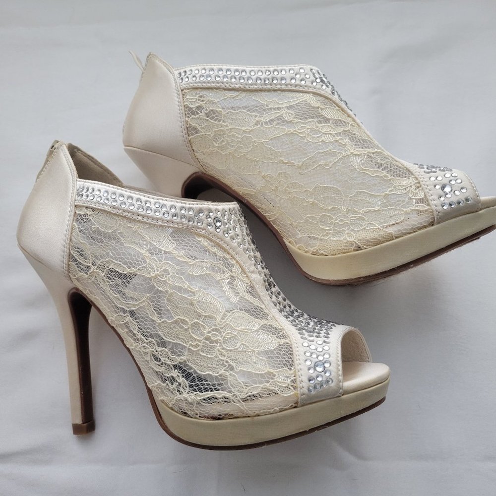 Wedge heels